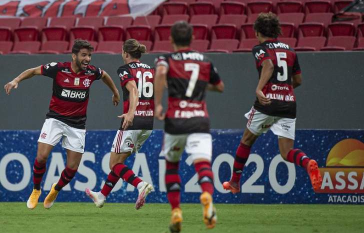 BRASILEIRÃO: Flamengo bate Palmeiras e sobe; Santos perde e Ceará goleia