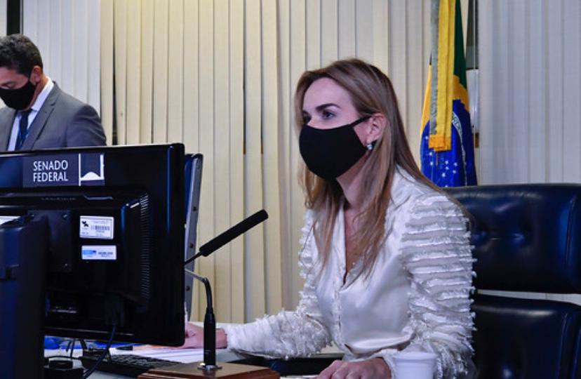 Senadora paraibana apresenta PL que propõe punições para quem fura fila da vacina