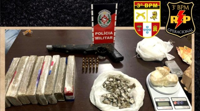 Polícia Militar conduz acusados e apreende aproximadamente 6 quilos de drogas, em Patos