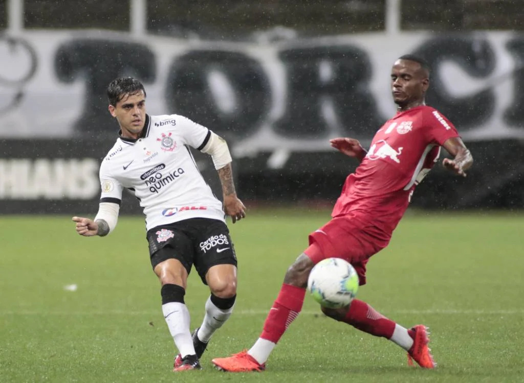 Corinthians é dominado em casa, perde para o RB Bragantino e se afasta do G6