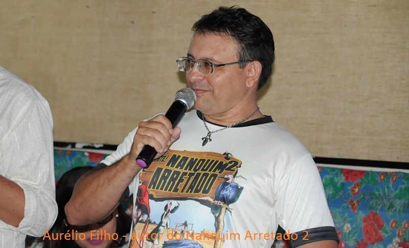 Desenhista Aurélio Gomes faz homenagem a Pinto do Acordeon, em Patos