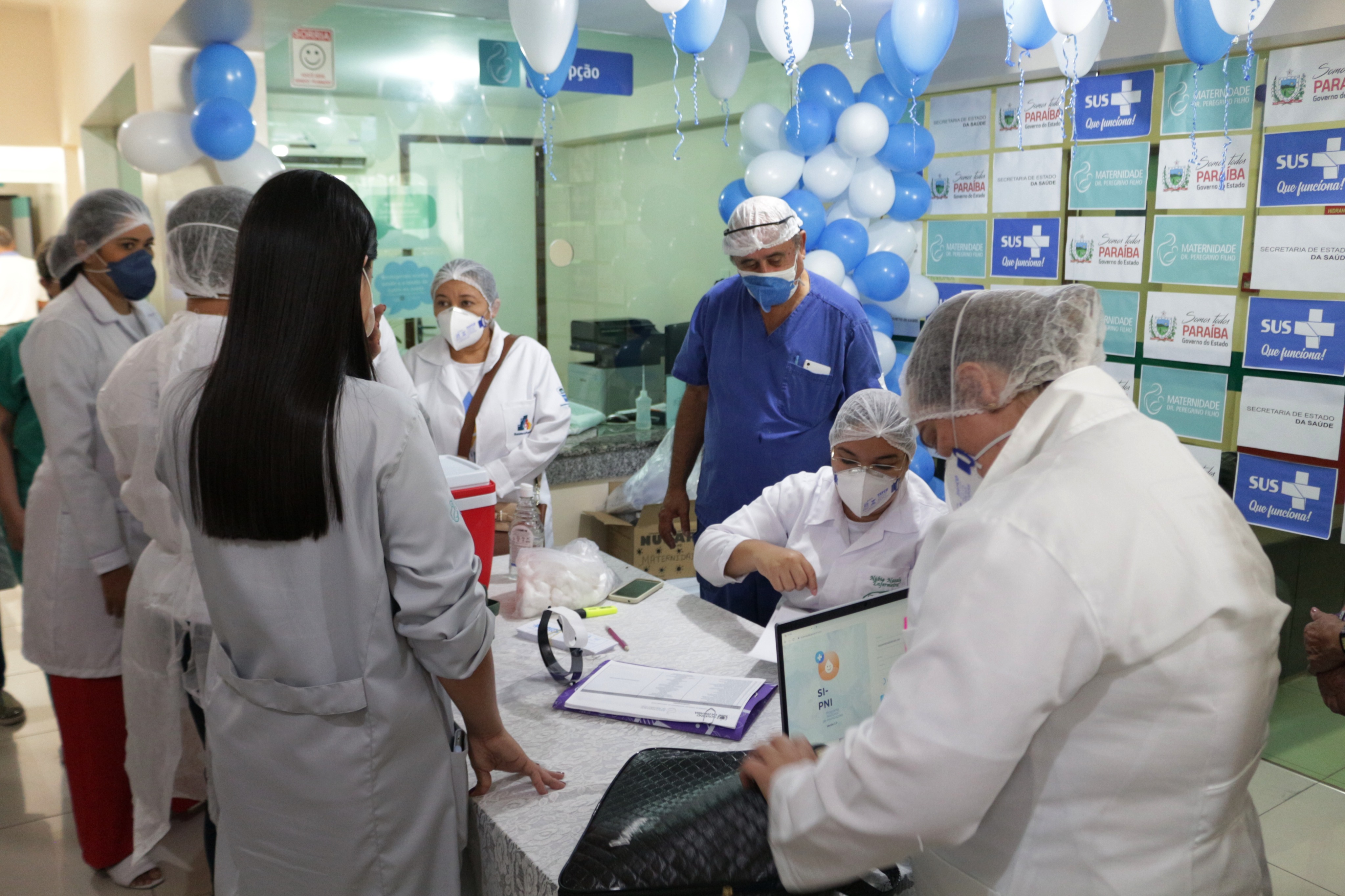 Vacina Patos: Profissionais da saúde da Maternidade Peregrino Filho são imunizados contra a Covid-19