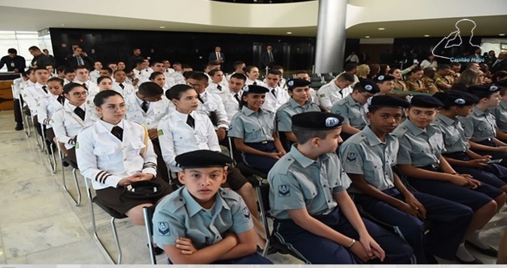 Prefeito atende solicitação do Vereador Capitão Hugo e adere ao Programa da Escola Cívico-Militar