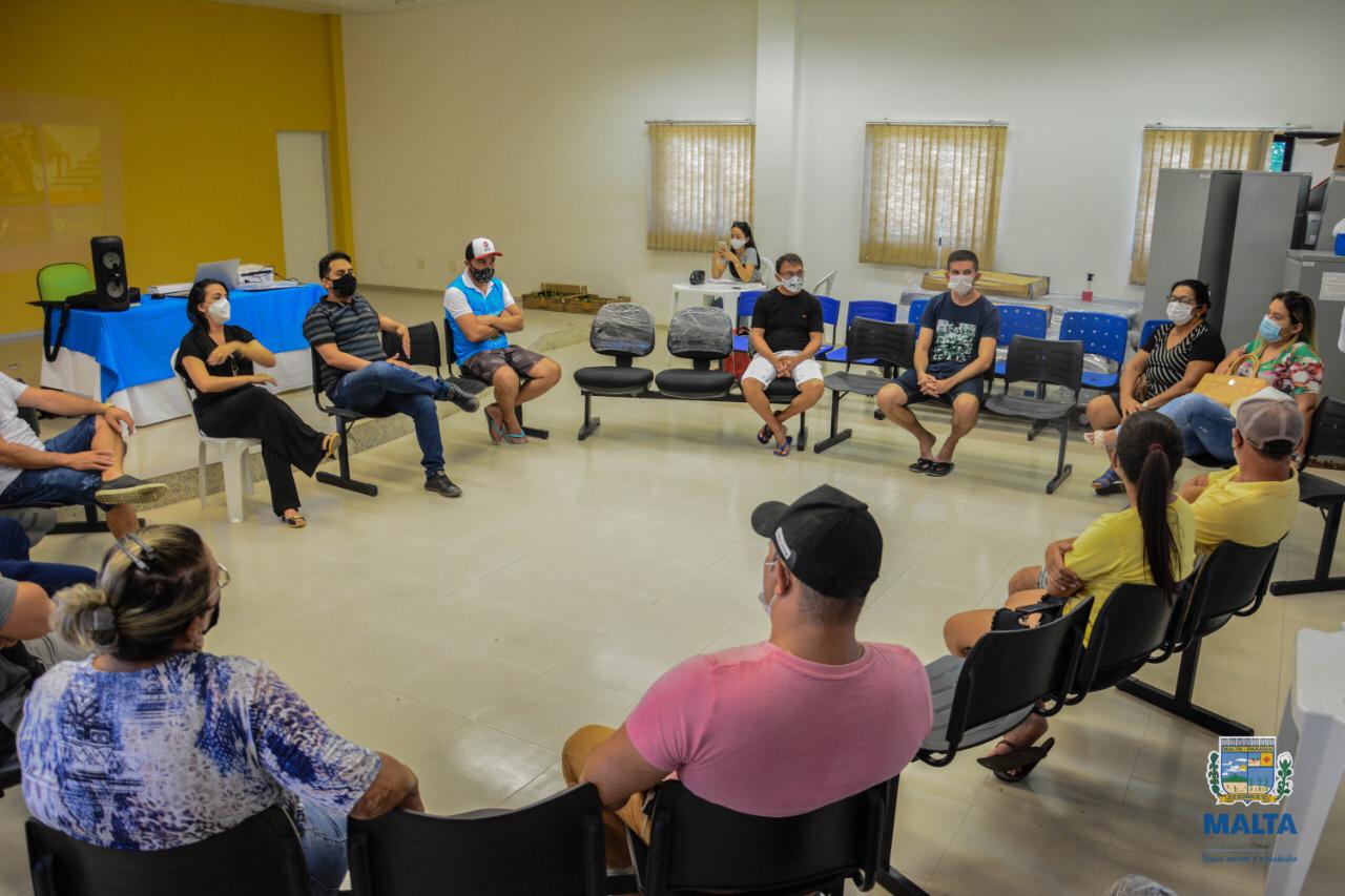 Prefeito de Malta reúne donos de bares, restaurantes e casas de eventos para intensificar o combate ao coronavírus