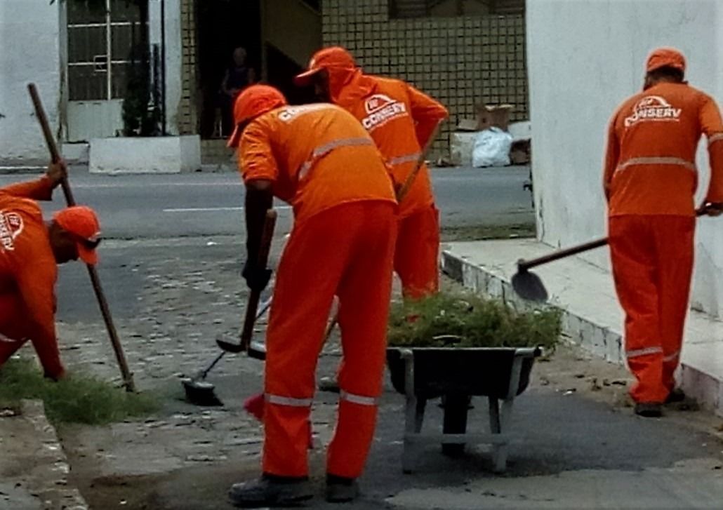 Sindicalista comenta PL que pede a inclusão dos trabalhadores da limpeza entre os grupos prioritários da vacinação contra a covid-19