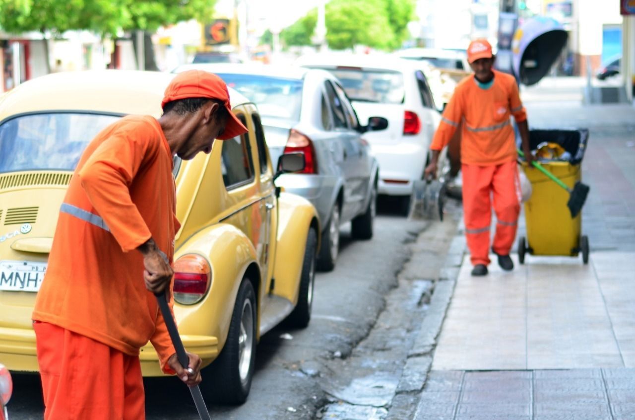 Secretário de Serviços Públicos explica detalhes sobre a coleta de lixo e pede apoio da população neste trabalho. Ouça