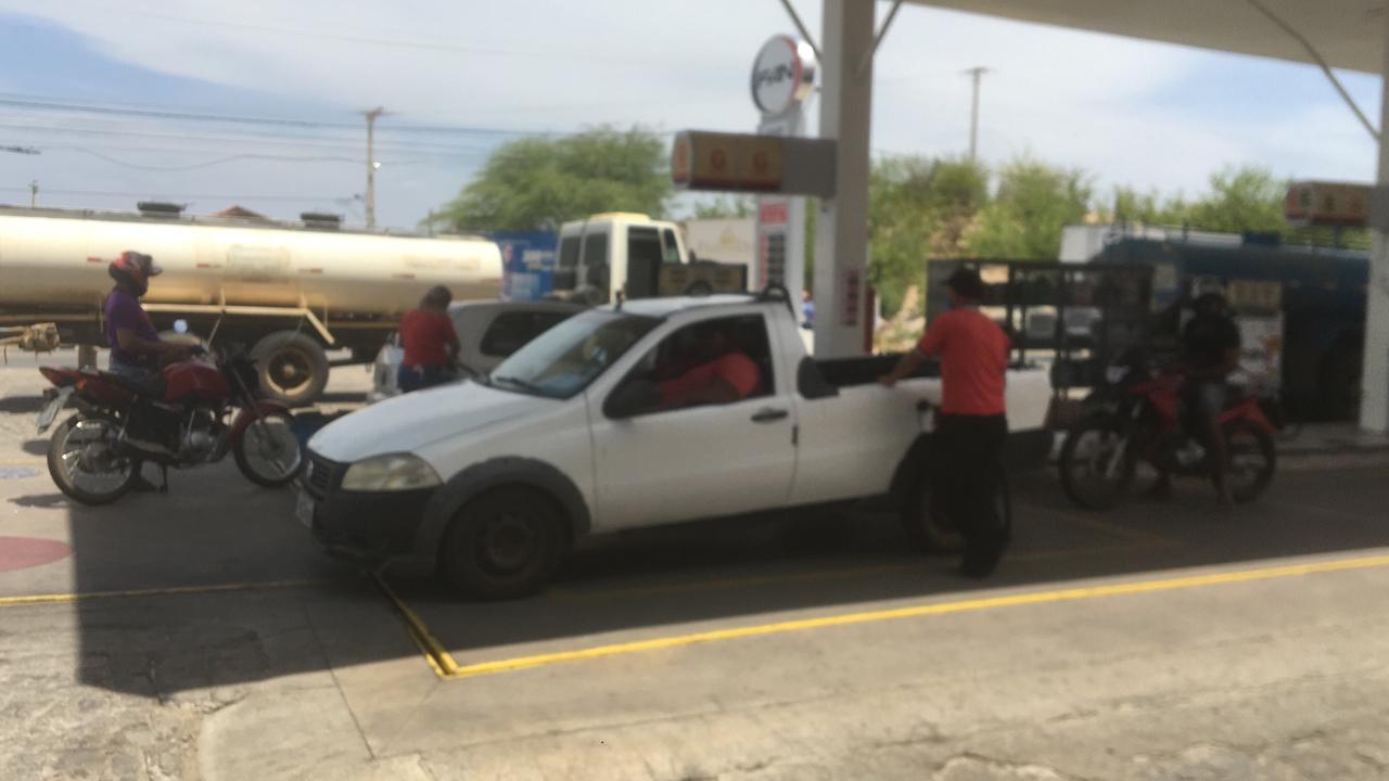 Em Patos donos de postos de combustíveis tranquilizam consumidores e afirmam que movimento está dentro da normalidade