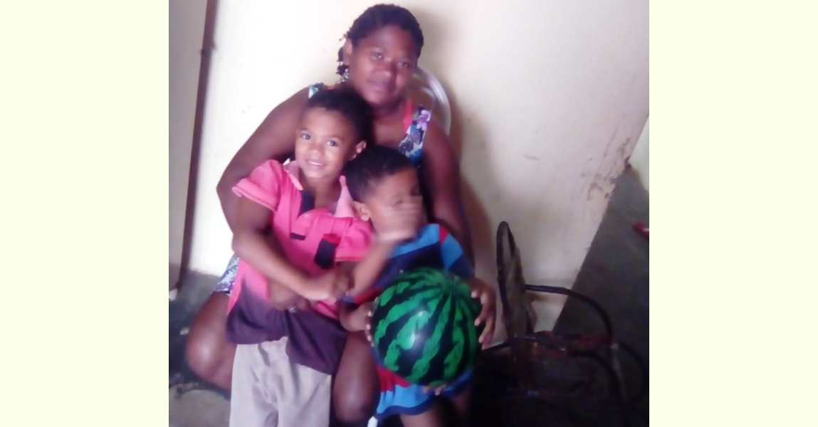 Miséria! Mãe e seus dois filhos pequenos estão passando fome e em situação lamentável, em Patos