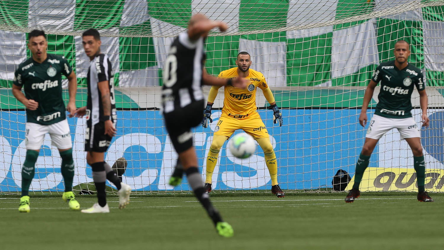 Com time reserva, Palmeiras cede empate ao Botafogo antes de viajar para o Mundial