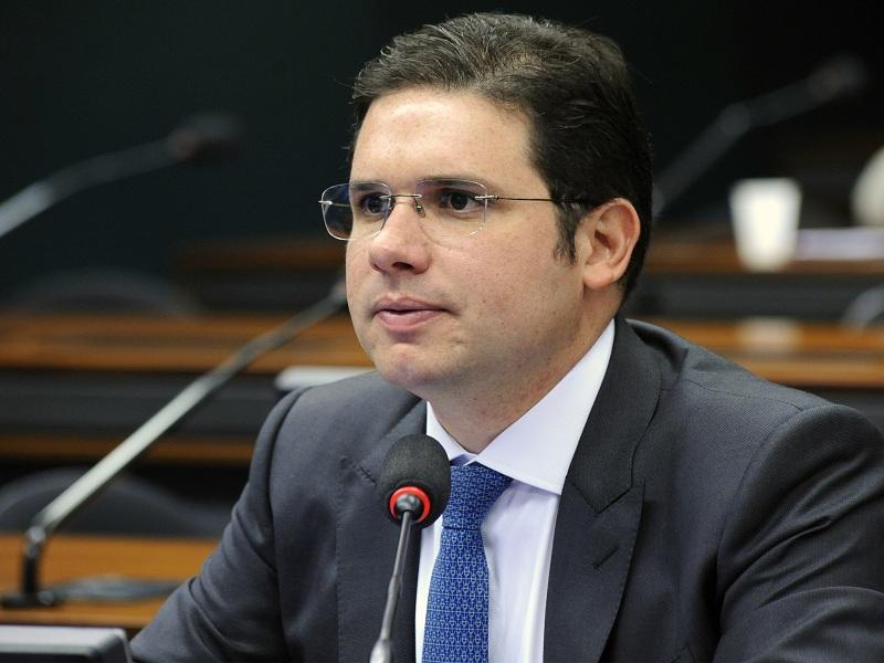 Deputado Hugo Motta defende volta do Auxílio Emergencial e vacinação em massa da população