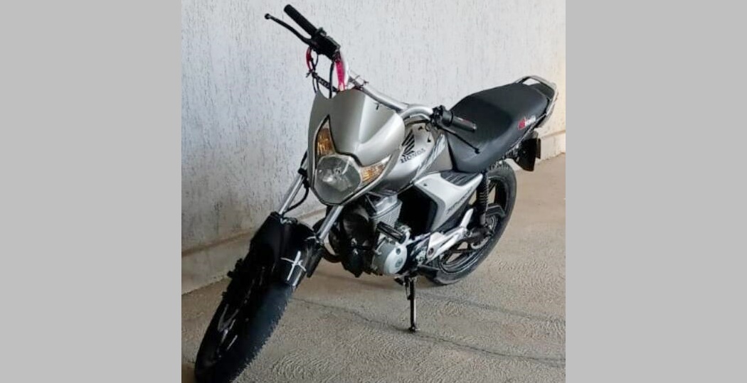Polícia Militar recupera motocicleta com restrição de roubo/furto durante fiscalização de trânsito em Santa Luzia