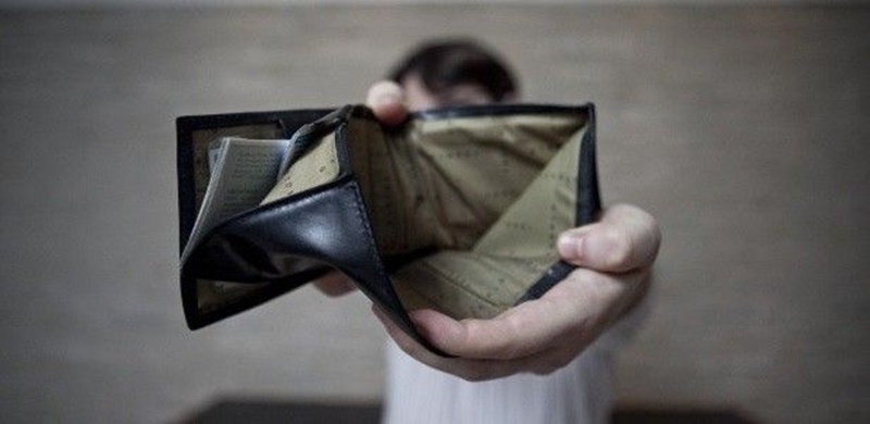 Servidores de empresa terceirizada que presta serviço ao Governo da Paraíba reclamam de atraso no pagamento. Saiba Mais