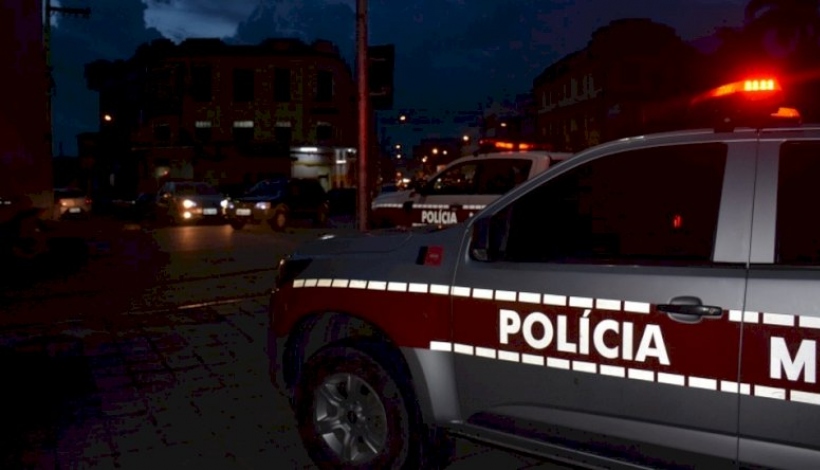 Homem mata esposa a tiros e comete suicídio em seguida no Sertão