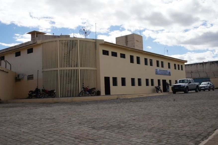 Detento é assassinado com golpes de espeto durante motim na Penitenciária Padrão de Cajazeiras