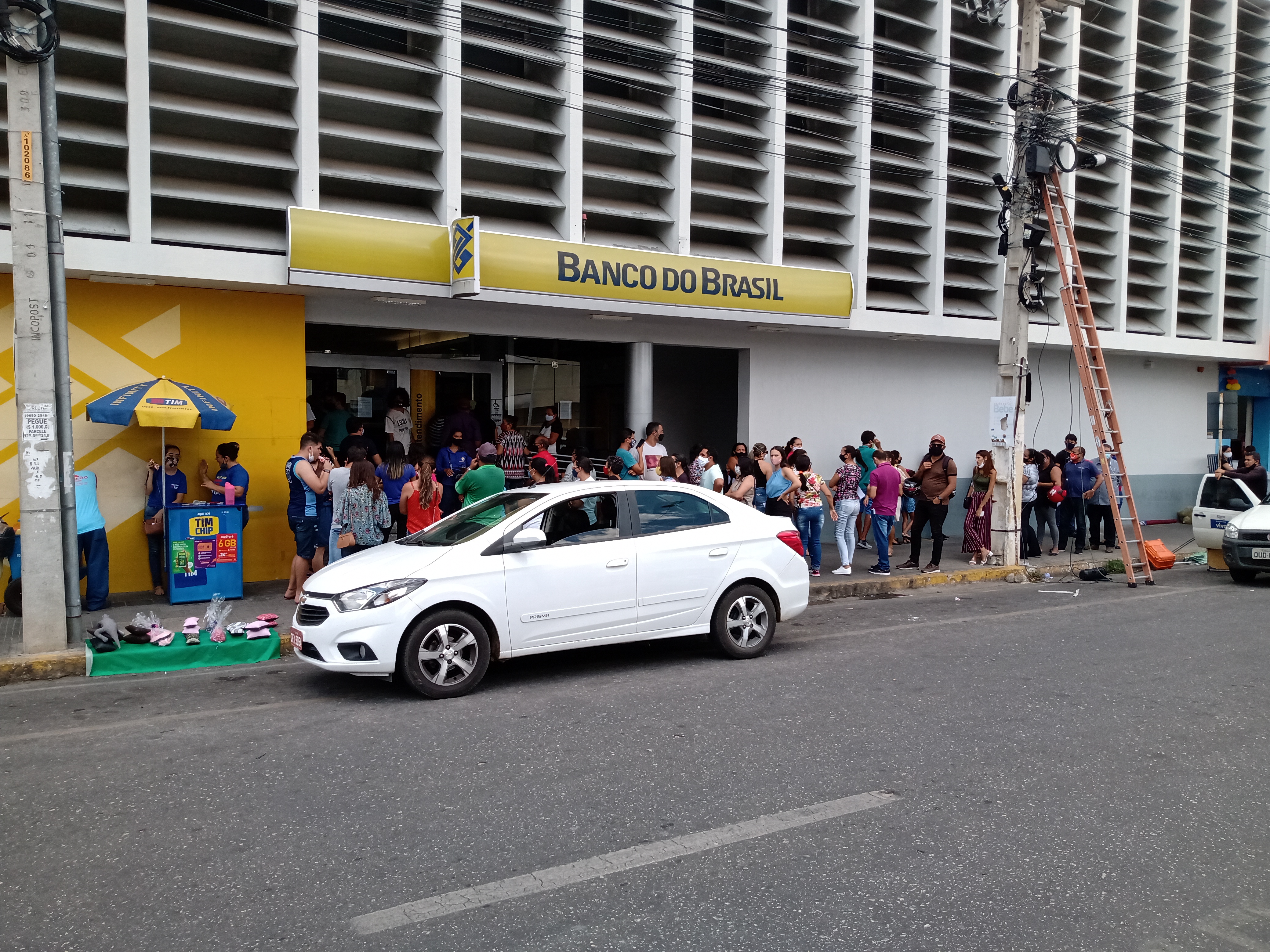 Longas filas marcaram esta quinta-feira no Banco do Brasil em Patos-PB