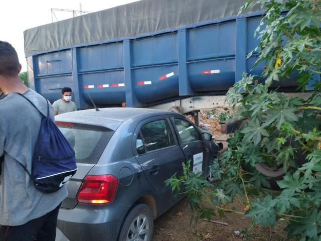 Acidente envolvendo três veículos é registrado na BR-230, em Santa Luzia nesta quinta (11)