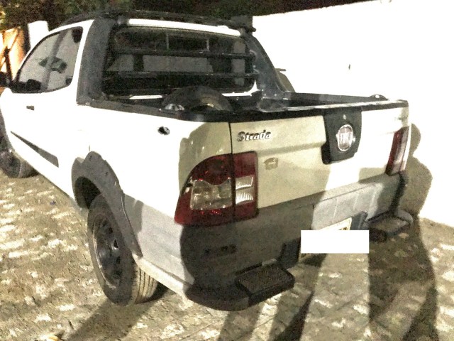 Construtor tem carro alvejado a tiros e bandidos levam mais de R$ 30 mil em Cajazeiras