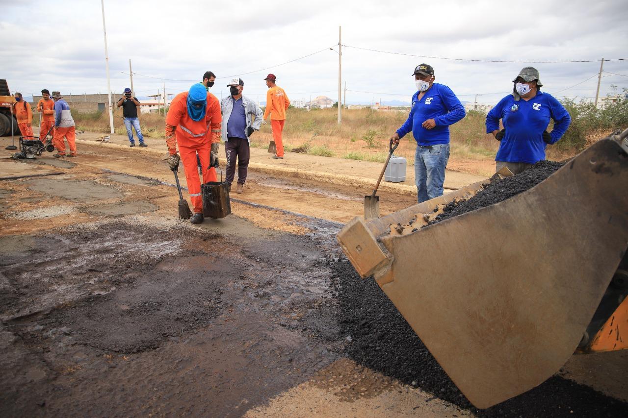 Parceria entre Prefeitura de Patos e Governo do Estado da Paraíba dá início a Operação Tapa Buraco na Alça Sudeste
