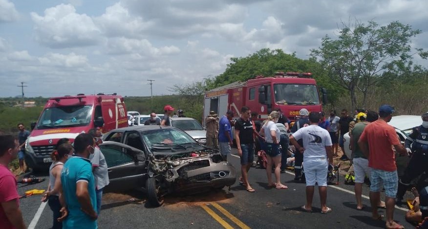 Ex-prefeito sertanejo fica ferido após acidente envolvendo dois veículos em rodovia da PB