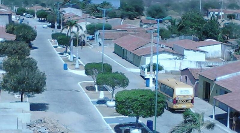 Servidores protocolam denúncia no MP por falta de pagamento de salários na Prefeitura de Areia de Baraúnas