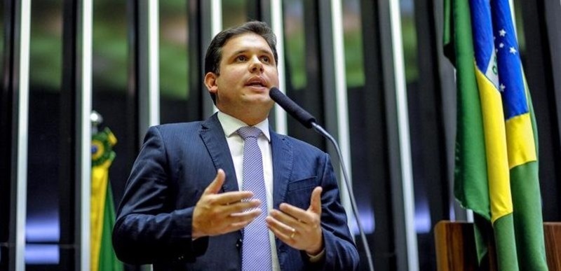 Nome de Hugo Motta ganha força para liderar bancada da PB em Brasília