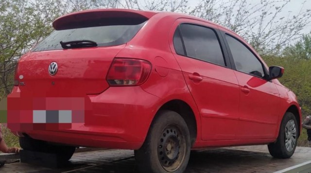 PM recupera veículo com restrição de roubo em Patos