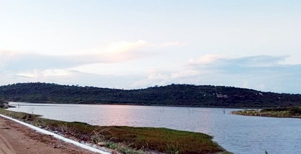 Açude Cachoeira dos Cegos em Catingueira, já ultrapassa 72% de sua capacidade total