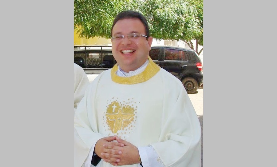 Opinião: Precisamos falar sobre o fenômeno Padre Fabrício