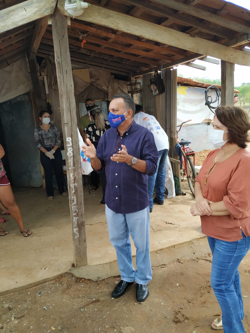 Vereador Zé Gonçalves (PT), acompanha trabalho de secretarias nos sem tetos em Patos