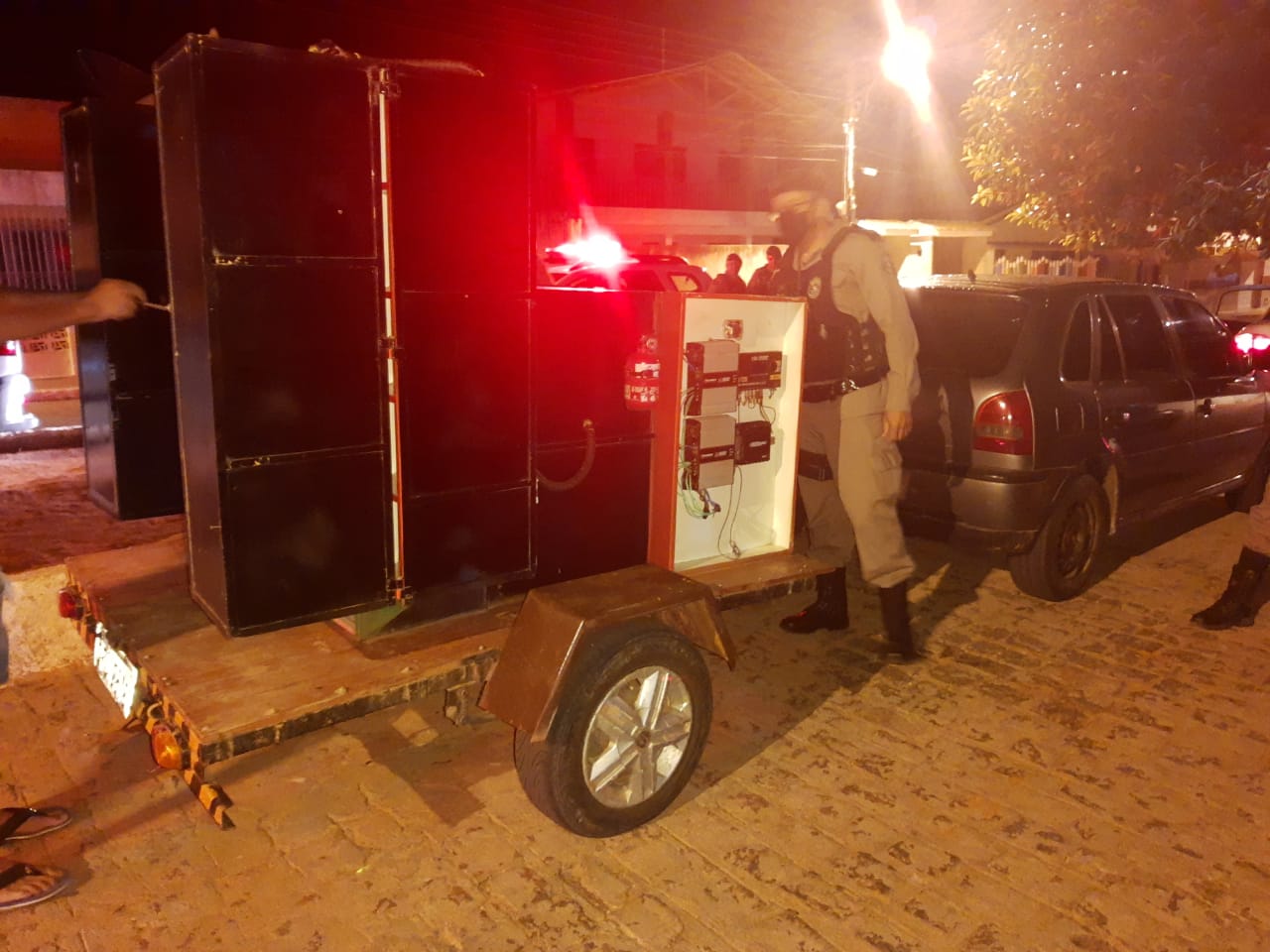 PM encerra festa com aglomeração de mais de 100 pessoas, em Desterro-PB