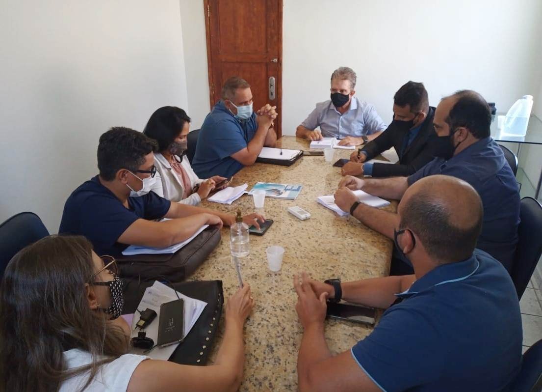 Covid-19: Prefeito de Patos reúne secretários para discutir novas medidas de controle e prevenção contra aumento de casos