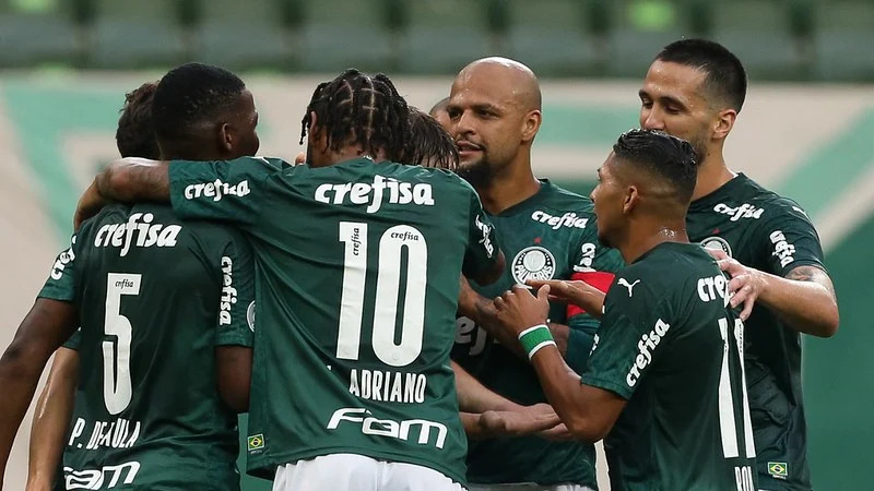 Palmeiras sai na frente, mas leva empate do Atlético-GO pelo Brasileirão