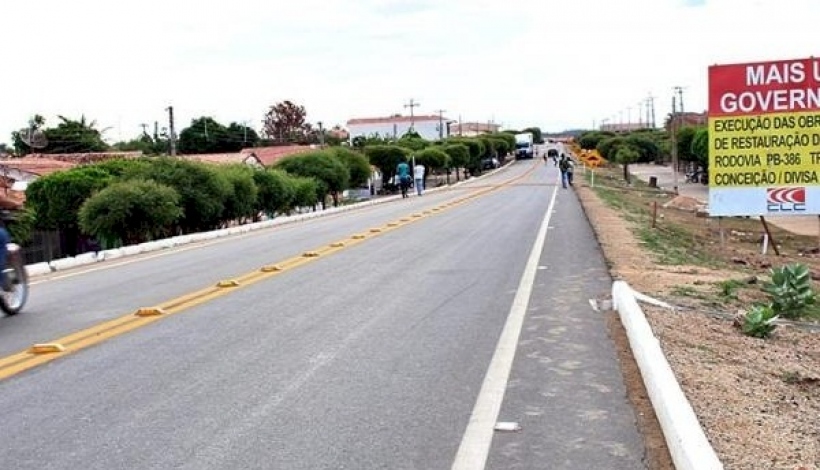 Colisão envolvendo moto e carro deixa uma pessoa ferida no Vale do Piancó