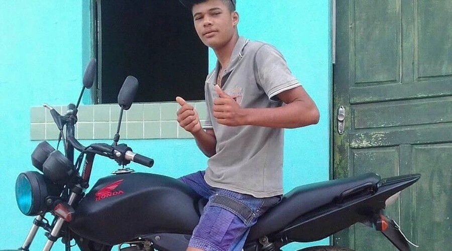 Jovem é encontrado morto dentro de casa na zona rural