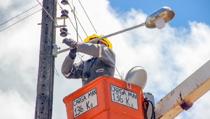 Assessor jurídico da licitação do município explica morosidade na contratação de empresa para serviço de iluminação pública. Ouça