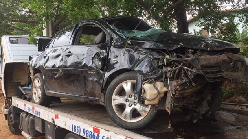 Várias pessoas ficam feridas em capotamento de veículo no Sertão