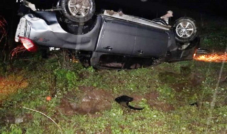 Capotamento de veículo é registrado na noite desta sexta-feira (26) no Sertão