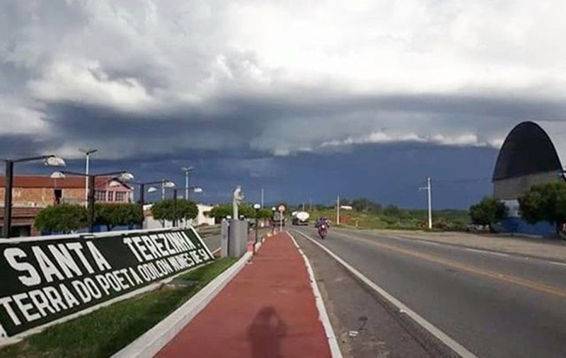 Santa Terezinha-PB surpreende, ultrapassa a casa dos 300 mm, e agora é líder nas chuvas na região de Patos