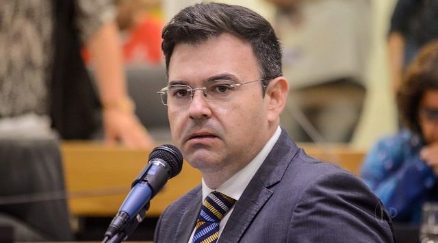 Raniery Paulino fala em reestruturação do MDB na Paraíba e não descarta nome de Francisca Mota para 2022.Ouça;