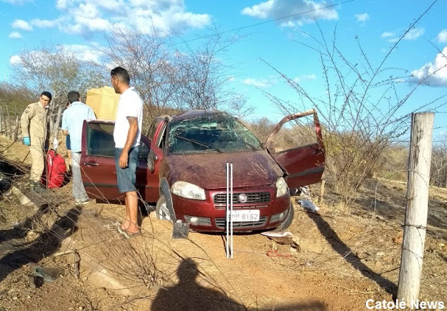 Mais um capotamento é registrado no Sertão. 3 pessoas ficam feridas
