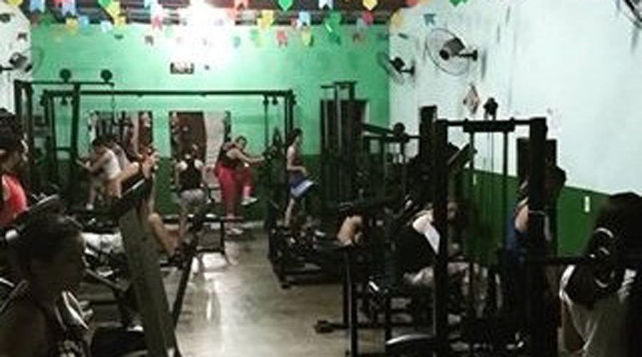 Bandidos armados e encapuzados fazem arrastão em academia em Mãe d’Água
