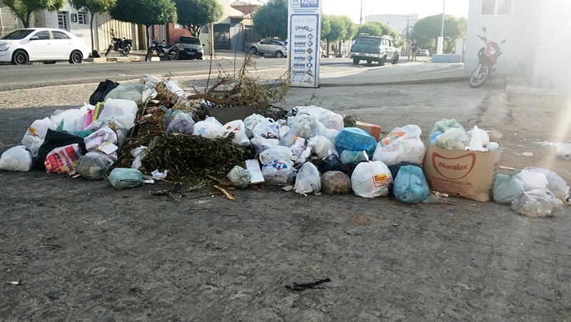 Prefeitura e empresa de coleta de resíduos sólidos firmam acordo e serviços deverão voltar à normalidade