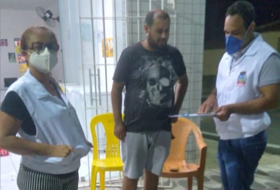 Vigilância Sanitária realiza trabalho de fiscalização e conscientização contra o Covif-19 em Cacimba de Areia