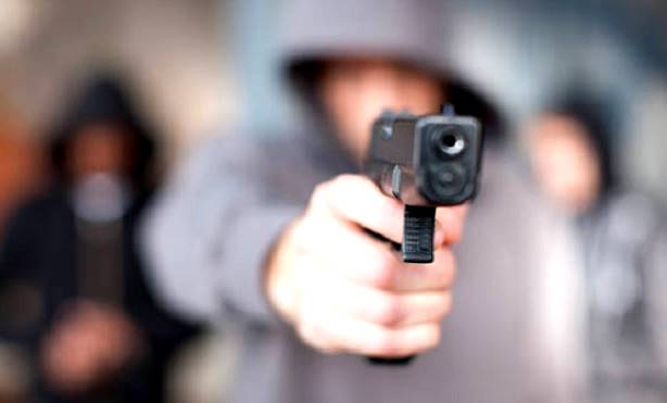 Assaltantes armados levam carga de celulares avaliada em mais de 50 Mil Reais na cidade de Patos. Vítima faz apelo. Veja