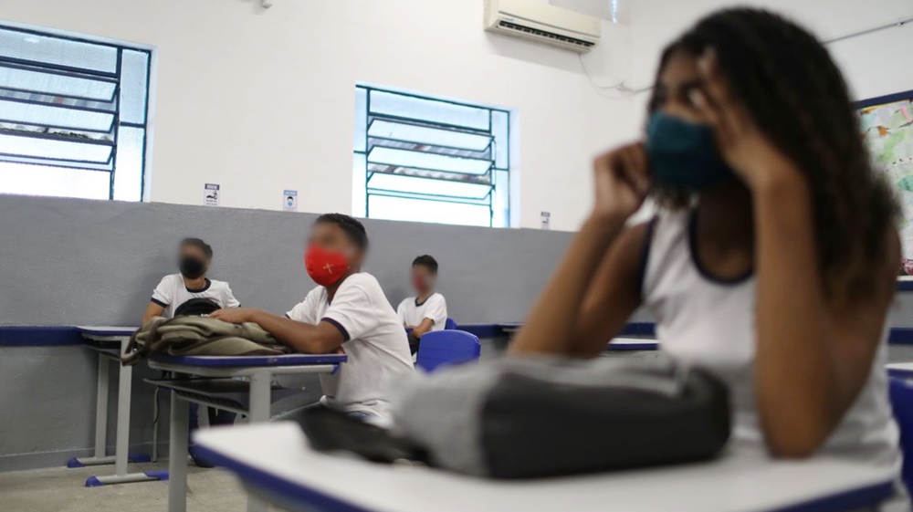 Escolas municipais devem ter aulas remotas ou híbridas em 2021