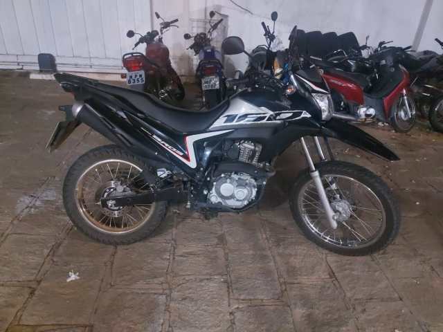 PM recupera moto roubada em Passagem e apreende dois adolescentes acusados com uma arma de fogo