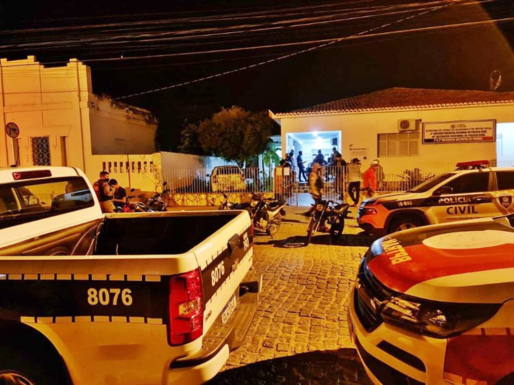 No Sertão: 13 pessoas são detidas por descumprimento ao toque de recolher