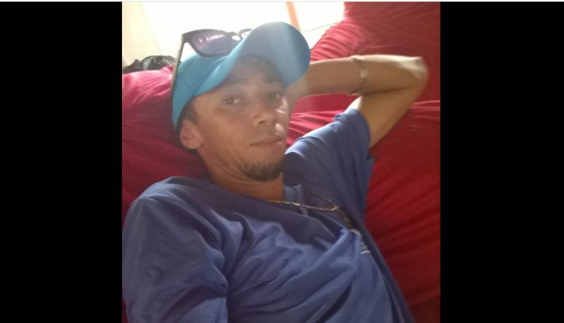 Motociclista que avançou semáforos colide com poste e perde a vida na cidade de Patos