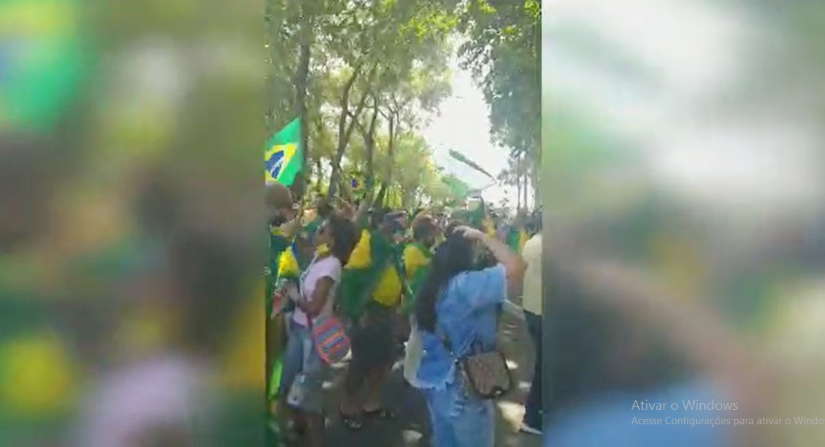 Grupo faz carreata em defesa de Bolsonaro em JP, e gritam: 