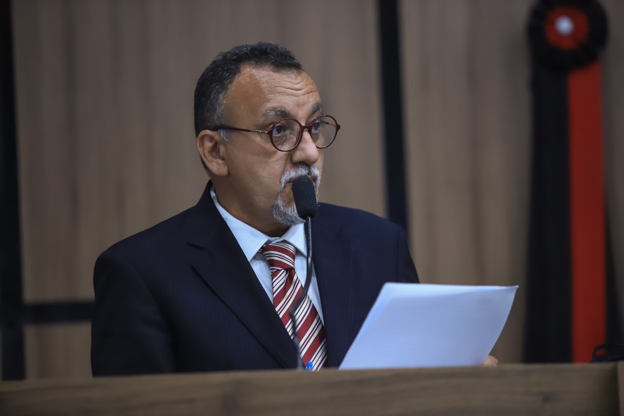 Vereador Zé Gonçalves quer vacina para pacientes com câncer e questiona sobre licitação de EPIs